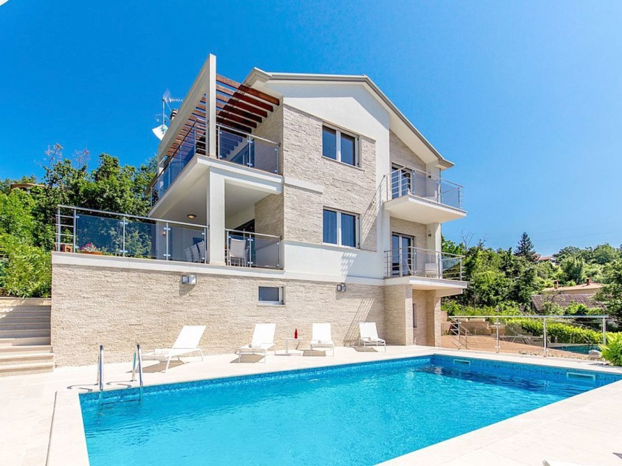 Villa Edelweiss and its private pool